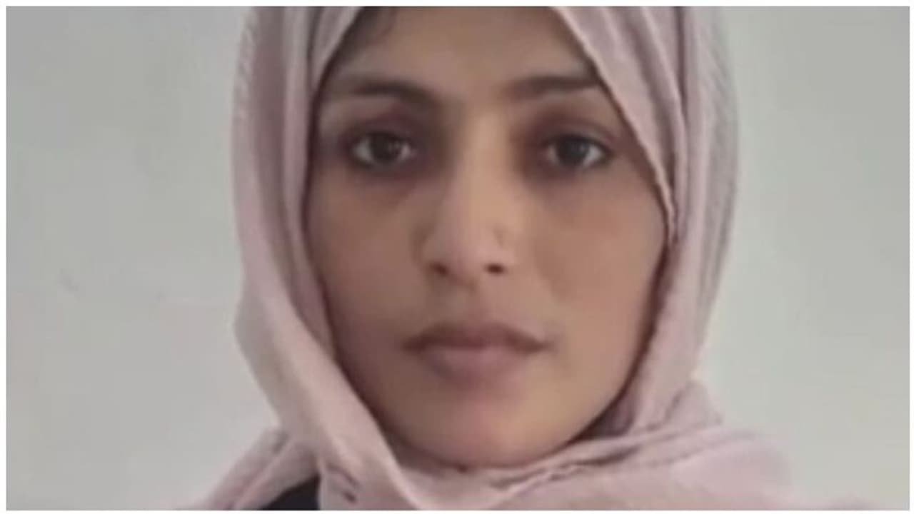 கணவனுக்கே தெரியாமல் பெட்ரூமில் கேமரா... முதலிரவை வீடியோவாக்கிய மனைவி... அடுத்து நடந்த அதிர்ச்சி..! கணவனுக்கே தெரியாமல் பெட்ரூமில் கேமரா... முதலிரவை வீடியோவாக்கிய மனைவி... அடுத்து நடந்த அதிர்ச்சி..!