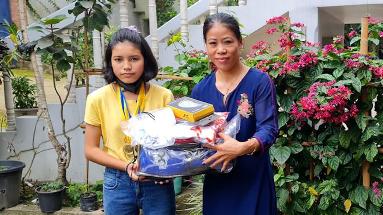 Mary Kom meets fan who cried after watching her defeat in Tokyo Olympics; wins hearts