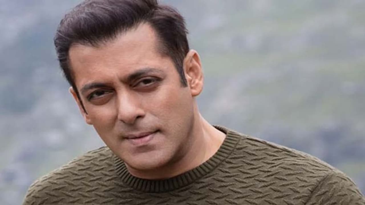 तो क्या सलमान खान ने मिला लिया है साउथ के सुपरस्टार से हाथ, इस वजह से करने जा रहे ये काम तो क्या सलमान खान ने मिला लिया है साउथ के सुपरस्टार से हाथ, इस वजह से करने जा रहे ये काम