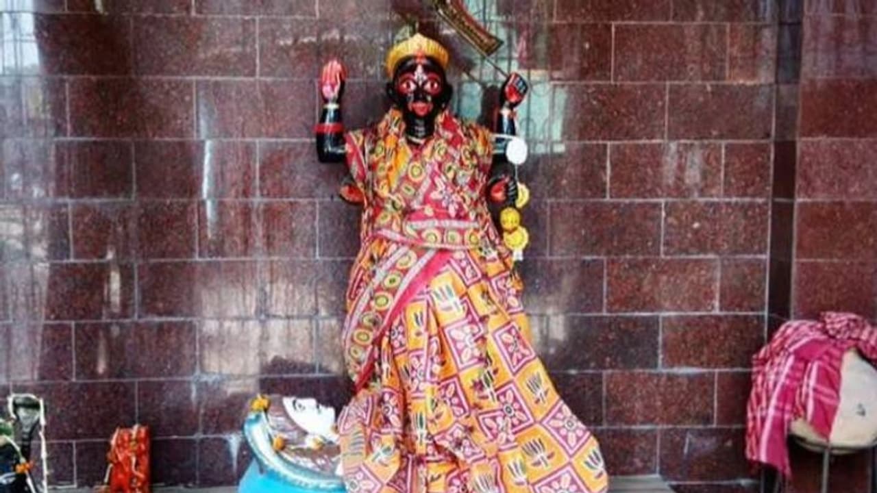 ചൈനീസ് കാളി ക്ഷേത്രം, ഇവിടെ പ്രസാദമായി നൂഡിൽസും ചൈനീസ് വിഭവങ്ങളും ചൈനീസ് കാളി ക്ഷേത്രം, ഇവിടെ പ്രസാദമായി നൂഡിൽസും ചൈനീസ് വിഭവങ്ങളും