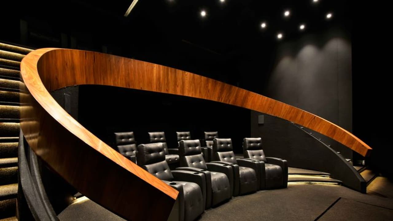 Breaking : ஓடிடியில் வெளியான படங்களை திரையரங்கில் வெளியிட முடியாது!! அதிரடி காட்டும் திரையரங்க உரிமையாளர்கள்!! Breaking : ஓடிடியில் வெளியான படங்களை திரையரங்கில் வெளியிட முடியாது!! அதிரடி காட்டும் திரையரங்க உரிமையாளர்கள்!!