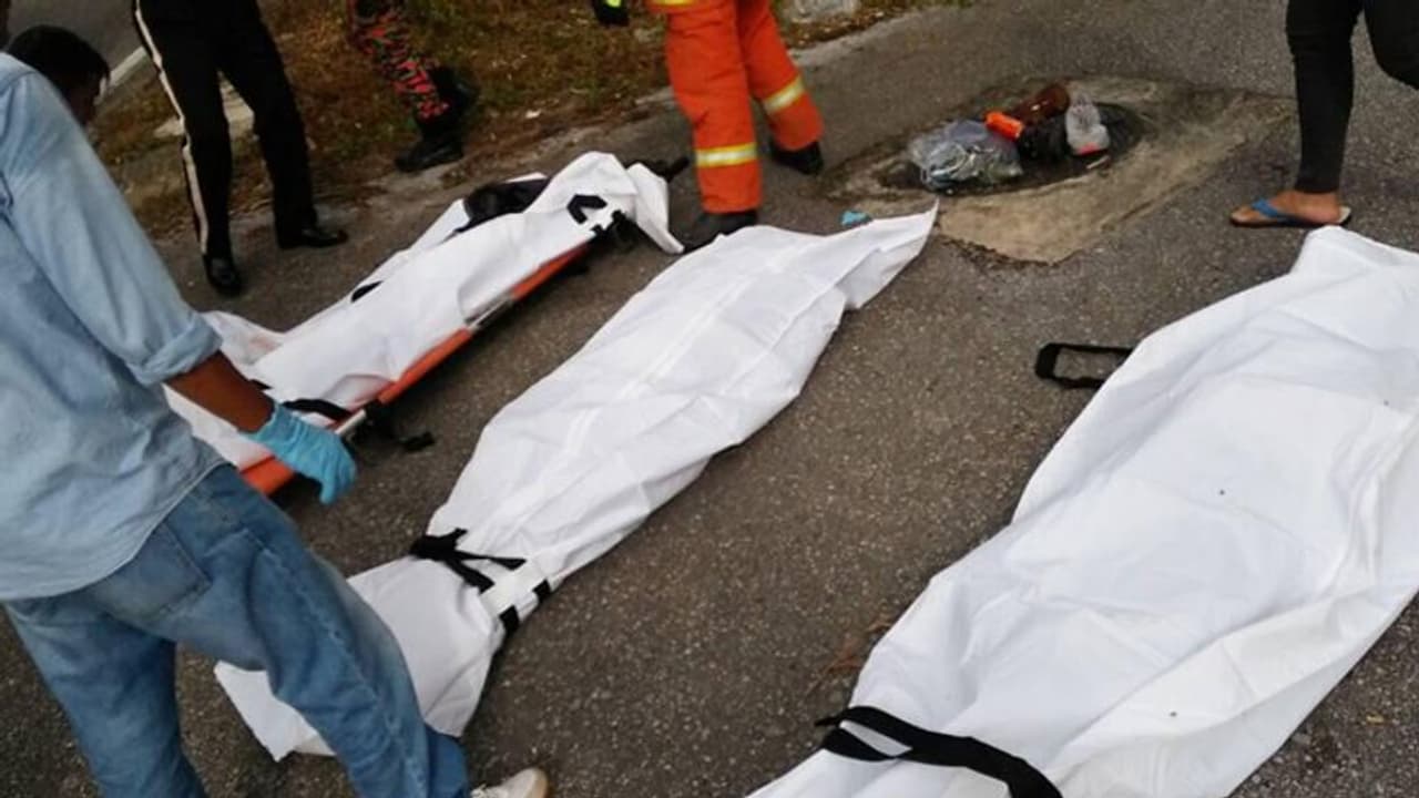 लाशों का रहस्य: पत्नी की कैंसर से मौत के बाद घर की सफाई कर रहा था पति, तभी एक के बाद एक तीन लाशें मिली लाशों का रहस्य: पत्नी की कैंसर से मौत के बाद घर की सफाई कर रहा था पति, तभी एक के बाद एक तीन लाशें मिली