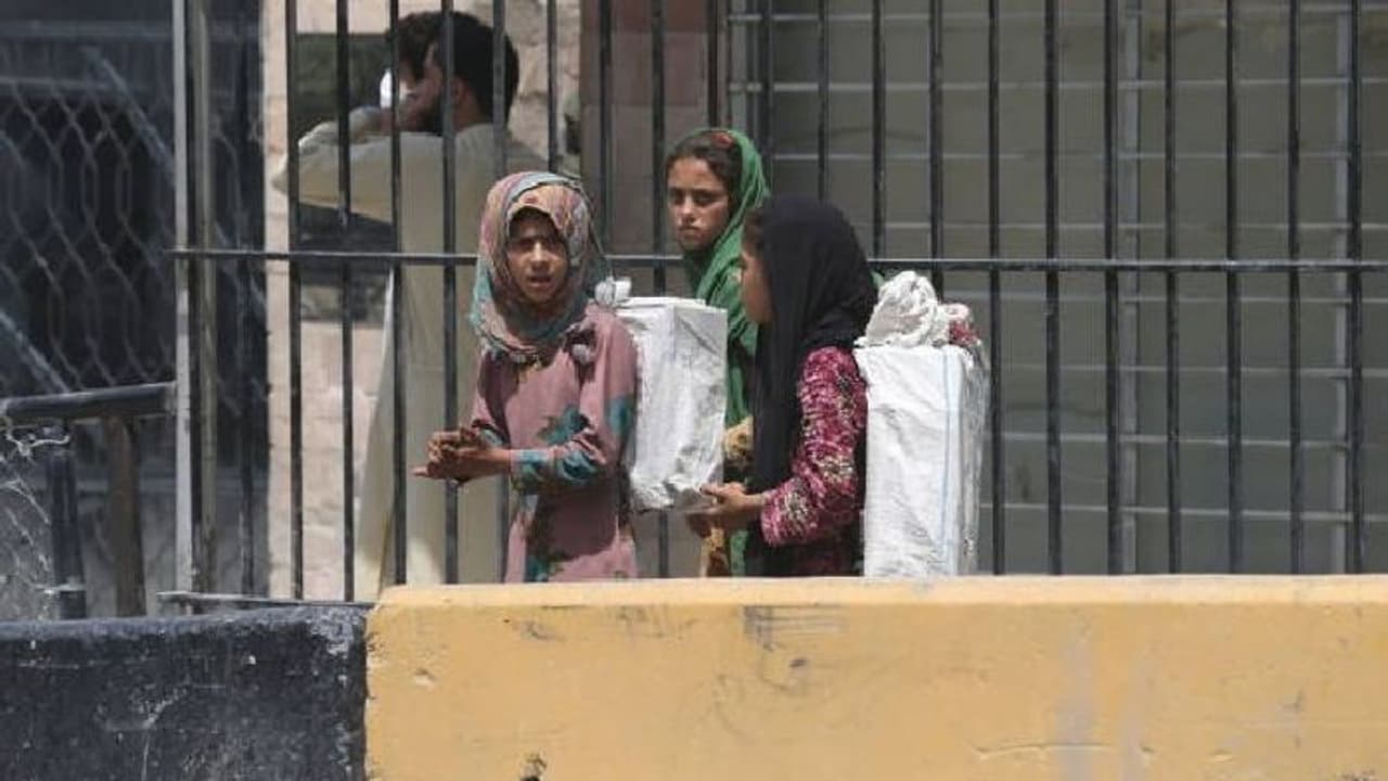 Afghanistan hunger crisis: ఆకలి కేకల ఆఫ్ఘాన్.. Afghanistan hunger crisis: ఆకలి కేకల ఆఫ్ఘాన్..