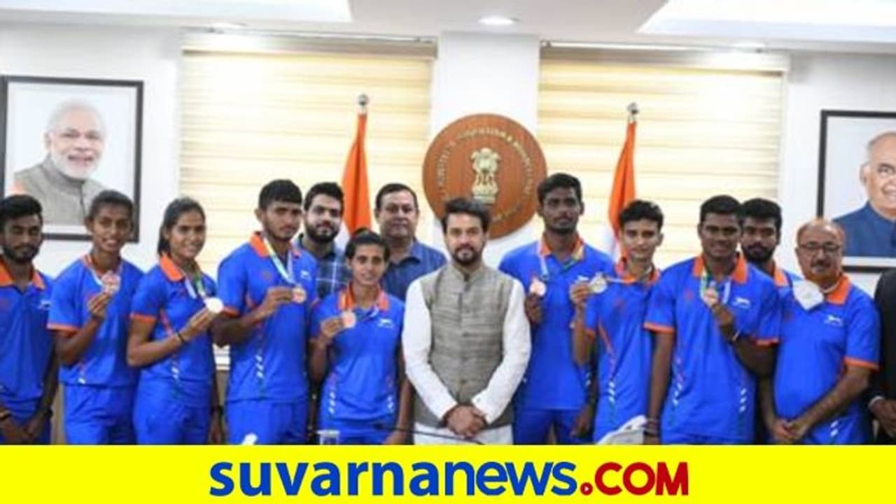 ಯುವ ಅಥ್ಲೀಟ್ಗಳನ್ನು ಸನ್ಮಾನಿಸಿ ಹುರಿದುಂಬಿಸಿದ ಕ್ರೀಡಾಸಚಿವ ಅನುರಾಗ್ ಠಾಕೂರ್ ಯುವ ಅಥ್ಲೀಟ್ಗಳನ್ನು ಸನ್ಮಾನಿಸಿ ಹುರಿದುಂಬಿಸಿದ ಕ್ರೀಡಾಸಚಿವ ಅನುರಾಗ್ ಠಾಕೂರ್