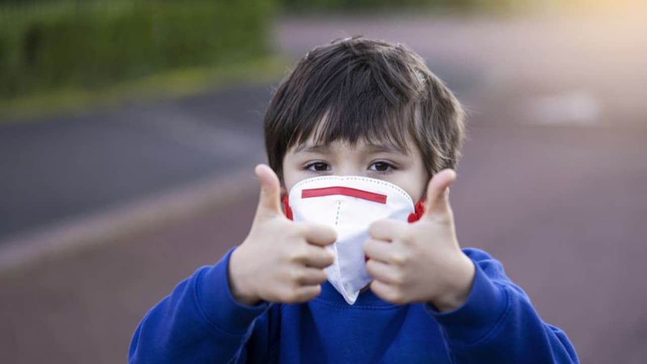 കൊവിഡ് മൂന്നാം തരംഗം; കുട്ടികളിൽ പ്രതിരോധശേഷി വർദ്ധിപ്പിക്കാൻ ചെയ്യേണ്ടത്... കൊവിഡ് മൂന്നാം തരംഗം; കുട്ടികളിൽ പ്രതിരോധശേഷി വർദ്ധിപ്പിക്കാൻ ചെയ്യേണ്ടത്...