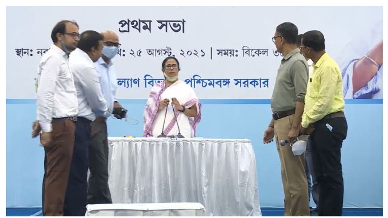 মুখ্যমন্ত্রীর হস্তক্ষেপে কেটেছে জট, শক্তিশালী দল গঠনের প্রক্রিয়া শুরু এসসি ইস্টবেঙ্গলের