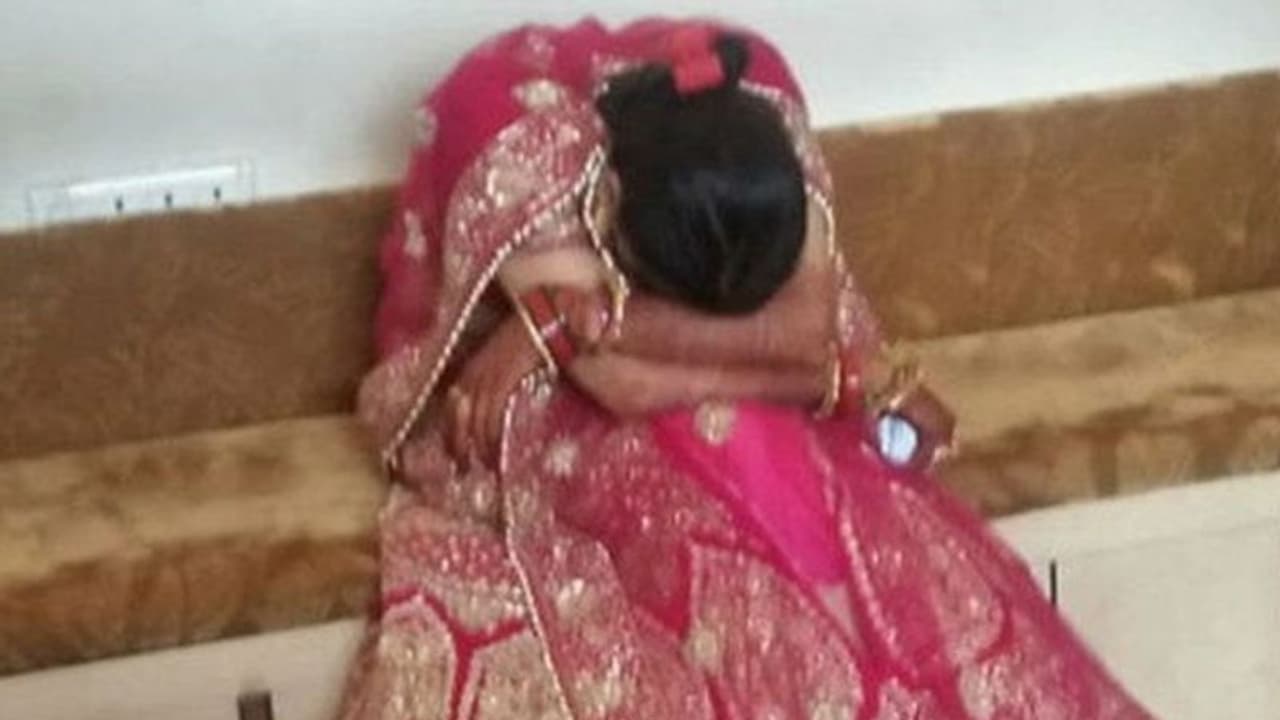 বাড়ির বউদের পাঠানো হয় যৌনপল্লিতে, খোদ দিল্লিতে চলে আসছে এই ভয়ঙ্কর নিয়ম বাড়ির বউদের পাঠানো হয় যৌনপল্লিতে, খোদ দিল্লিতে চলে আসছে এই ভয়ঙ্কর নিয়ম