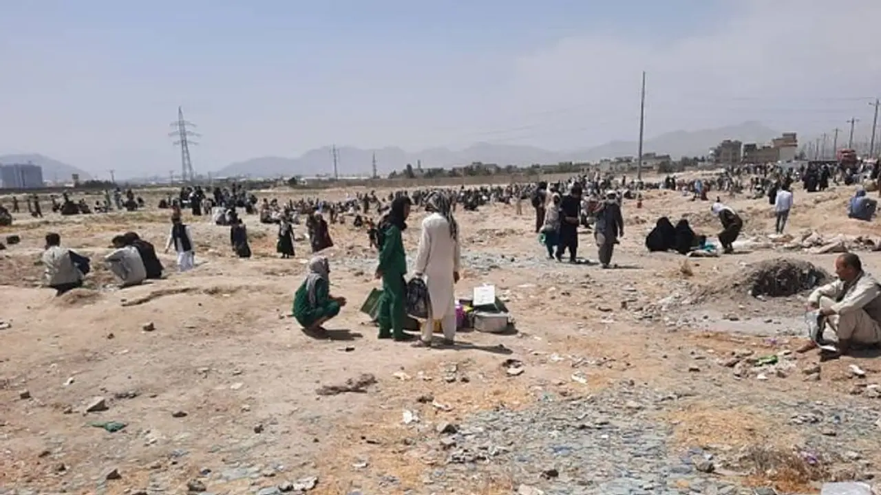 ನೀರಿನ ಬಾಟಲಿಗೆ 3,000 ರೂ, ಒಂದು ಪ್ಲೇಟ್ ಊಟಕ್ಕೆ 7,400 ರೂ; ಆಫ್ಘಾನಿಸ್ತಾನದ ಸದ್ಯದ ಪರಿಸ್ಥಿತಿ! ನೀರಿನ ಬಾಟಲಿಗೆ 3,000 ರೂ, ಒಂದು ಪ್ಲೇಟ್ ಊಟಕ್ಕೆ 7,400 ರೂ; ಆಫ್ಘಾನಿಸ್ತಾನದ ಸದ್ಯದ ಪರಿಸ್ಥಿತಿ!