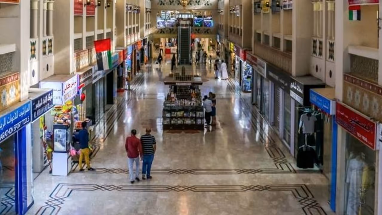 ഷാര്ജയില് കൊവിഡ് നിയന്ത്രണങ്ങളില് കൂടുതല് ഇളവുകള് പ്രഖ്യാപിച്ചു ഷാര്ജയില് കൊവിഡ് നിയന്ത്രണങ്ങളില് കൂടുതല് ഇളവുകള് പ്രഖ്യാപിച്ചു