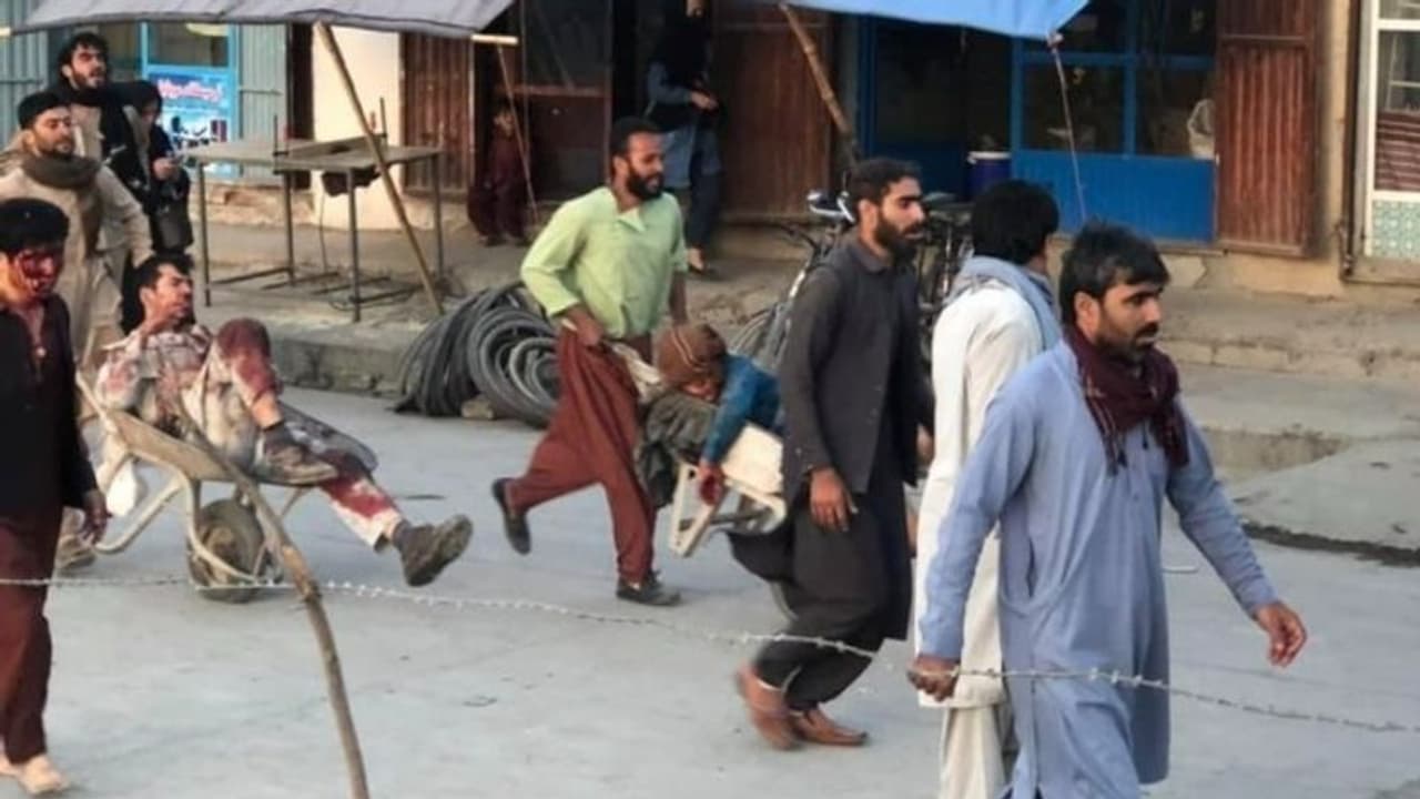 കാബൂൾ ചാവേർ സ്ഫോടനങ്ങൾക്ക് പിന്നിൽ ഇസ്ലാമിക് സ്റ്റേറ്റ്; മരണം 40 ആയി, മരിച്ചവരിൽ താലിബാൻകാരും,അപലപിച്ച് ഇന്ത്യ കാബൂൾ ചാവേർ സ്ഫോടനങ്ങൾക്ക് പിന്നിൽ ഇസ്ലാമിക് സ്റ്റേറ്റ്; മരണം 40 ആയി, മരിച്ചവരിൽ താലിബാൻകാരും,അപലപിച്ച് ഇന്ത്യ