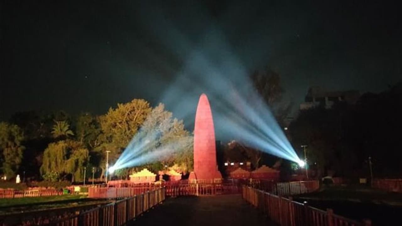 জালিয়ানওয়ালাবাগের লাইট অ্যান্ড সাউন্ড বিতর্ক, উঠে এল ২০১০সালের পুরনো তথ্য জালিয়ানওয়ালাবাগের লাইট অ্যান্ড সাউন্ড বিতর্ক, উঠে এল ২০১০সালের পুরনো তথ্য