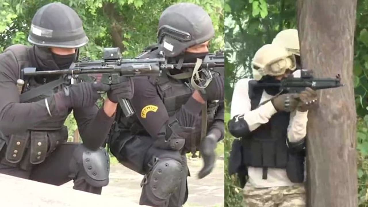 ಕೇರಳಕ್ಕೆ 12 ಉಗ್ರರ ಪ್ರವೇಶ : ಕರಾವಳಿಯಲ್ಲಿ ಹೈ ಅಲರ್ಟ್ ಕೇರಳಕ್ಕೆ 12 ಉಗ್ರರ ಪ್ರವೇಶ : ಕರಾವಳಿಯಲ್ಲಿ ಹೈ ಅಲರ್ಟ್