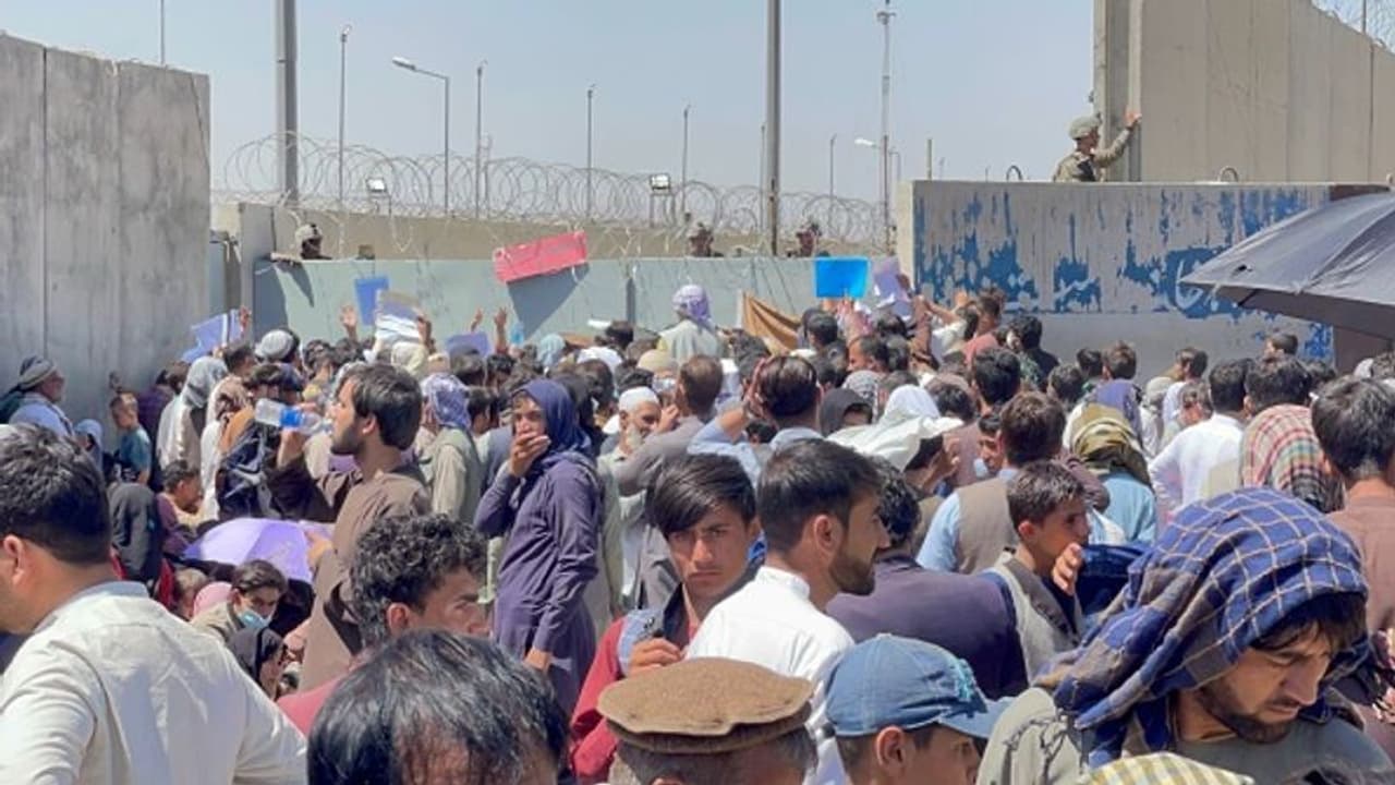 കാബൂള് ആക്രമണം: ഗുരുദ്വാരയില് അഭയം തേടിയ സിഖുകാരും ഹിന്ദുക്കളും രക്ഷപ്പെട്ടത് തലനാരിഴക്ക് കാബൂള് ആക്രമണം: ഗുരുദ്വാരയില് അഭയം തേടിയ സിഖുകാരും ഹിന്ദുക്കളും രക്ഷപ്പെട്ടത് തലനാരിഴക്ക്