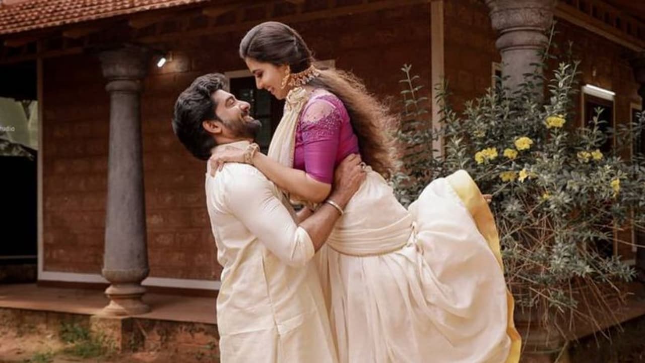 പ്രണയാർദ്രരായി 'ഋഷിയ'; ഫോട്ടോഷൂട്ട് ചിത്രങ്ങളുമായി അൻഷിത പ്രണയാർദ്രരായി 'ഋഷിയ'; ഫോട്ടോഷൂട്ട് ചിത്രങ്ങളുമായി അൻഷിത