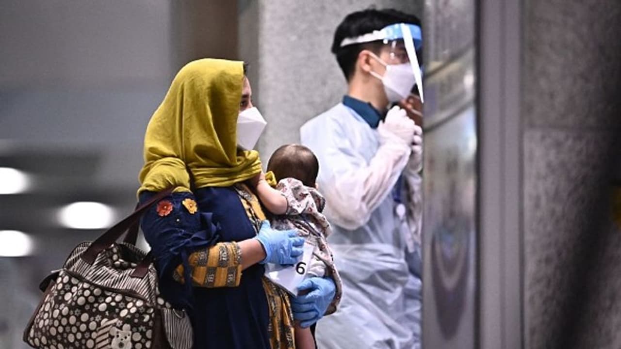 মুসলিম নয়, শুধু হিন্দুদের আশ্রয় দিচ্ছে ভারত, দিল্লি থেকে বিতাড়িত হয়ে বিস্ফোরক আফগান সাংসদ মুসলিম নয়, শুধু হিন্দুদের আশ্রয় দিচ্ছে ভারত, দিল্লি থেকে বিতাড়িত হয়ে বিস্ফোরক আফগান সাংসদ