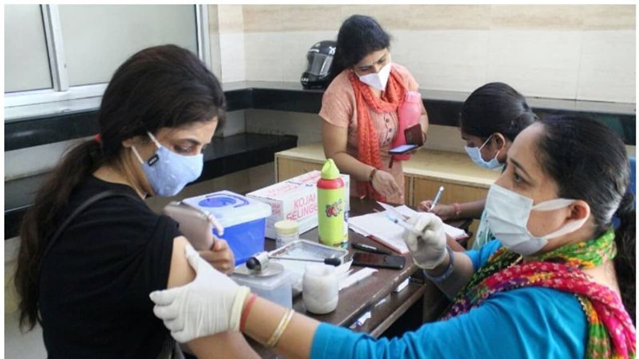 പ്രതിരോധ ശേഷി നിരക്ക് എത്ര? കേരളത്തിലും സെറോ സർവേ; ഉത്തരവ് ഇറങ്ങി പ്രതിരോധ ശേഷി നിരക്ക് എത്ര? കേരളത്തിലും സെറോ സർവേ; ഉത്തരവ് ഇറങ്ങി