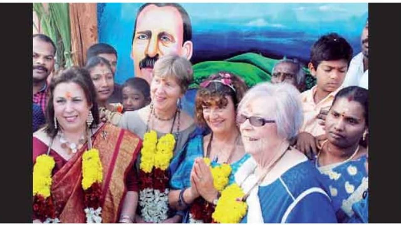 மதுரையில் கலைஞர் நூலகம்.. லண்டனிலிருந்து ஆதரவு தெரிவித்த பென்னிகுக் பேரன், பேத்தி..! மதுரையில் கலைஞர் நூலகம்.. லண்டனிலிருந்து ஆதரவு தெரிவித்த பென்னிகுக் பேரன், பேத்தி..!