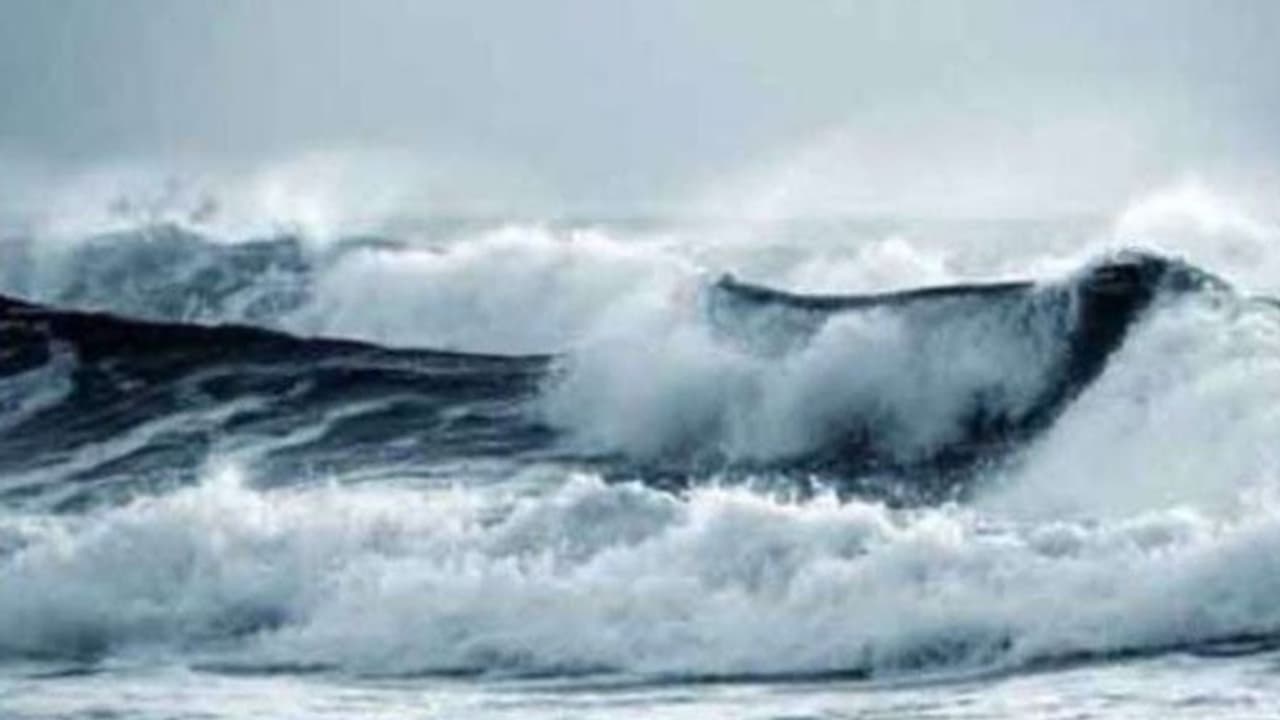 സുഹൃത്തുക്കൾക്കൊപ്പം കടലിൽ കുളിക്കാനിറങ്ങിയ യുവാക്കളെ കാണാതായി സുഹൃത്തുക്കൾക്കൊപ്പം കടലിൽ കുളിക്കാനിറങ്ങിയ യുവാക്കളെ കാണാതായി