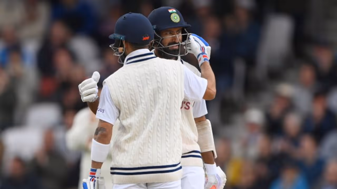 తొలి ఇన్నింగ్స్లో అటు వైపు, ఇప్పుడు ఇటు వైపు... వార్మప్ గేమ్లో టీమ్ మారిన ఛతేశ్వర్ పూజారా.. తొలి ఇన్నింగ్స్లో అటు వైపు, ఇప్పుడు ఇటు వైపు... వార్మప్ గేమ్లో టీమ్ మారిన ఛతేశ్వర్ పూజారా..