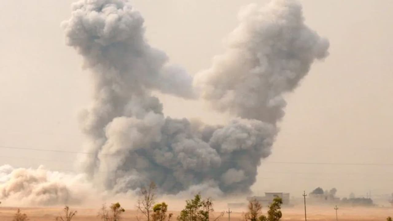 ఆఫ్ఘనిస్తాన్: మరోసారి నిజమైన అమెరికా హెచ్చరికలు.. కాబూల్ ఎయిర్పోర్టులో భారీ పేలుడు ఆఫ్ఘనిస్తాన్: మరోసారి నిజమైన అమెరికా హెచ్చరికలు.. కాబూల్ ఎయిర్పోర్టులో భారీ పేలుడు