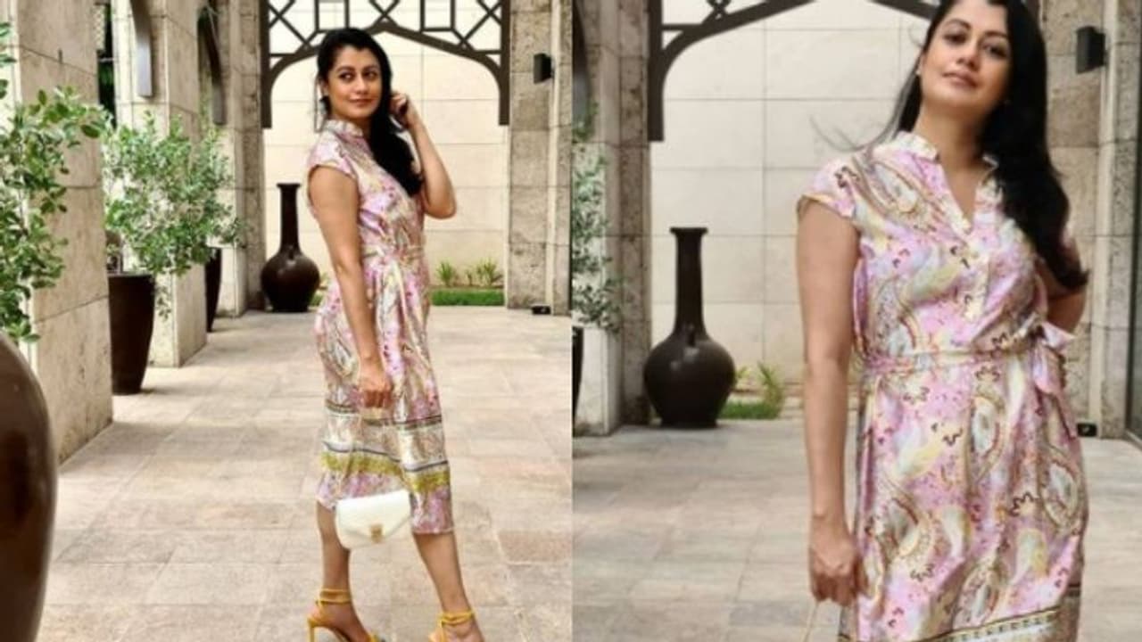 'ഓരോ ചിത്രത്തിനും ഒരു കഥ പറയുനുണ്ടാകും', ഫോട്ടോ പങ്കുവെച്ച് റീനു മാത്യൂസ് 'ഓരോ ചിത്രത്തിനും ഒരു കഥ പറയുനുണ്ടാകും', ഫോട്ടോ പങ്കുവെച്ച് റീനു മാത്യൂസ്