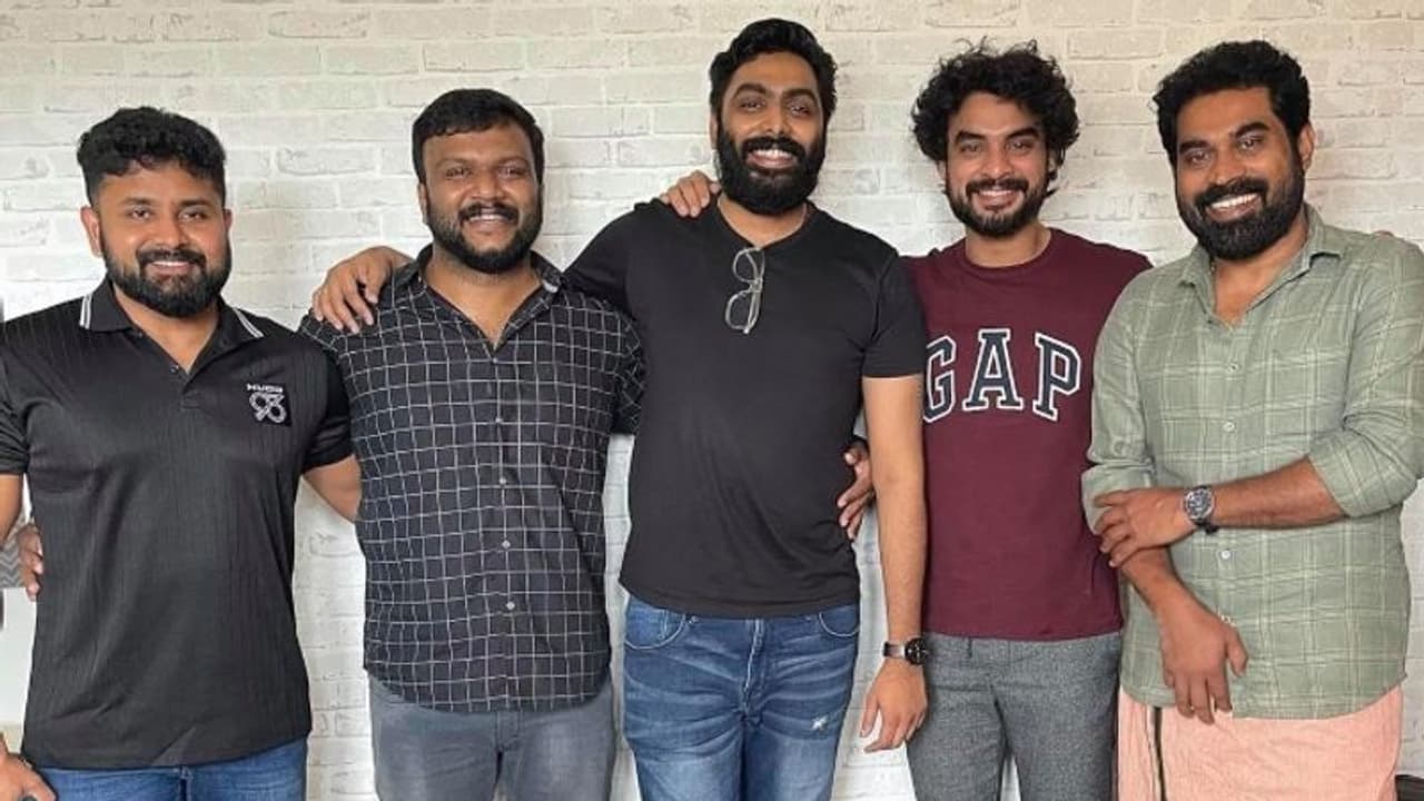 'ഇനി നിങ്ങള്‍ കാണാനായി കാത്തിരിക്കുന്നു'; 'കാണെക്കാണെ' പ്രിവ്യൂവിനു ശേഷം ടൊവീനോ