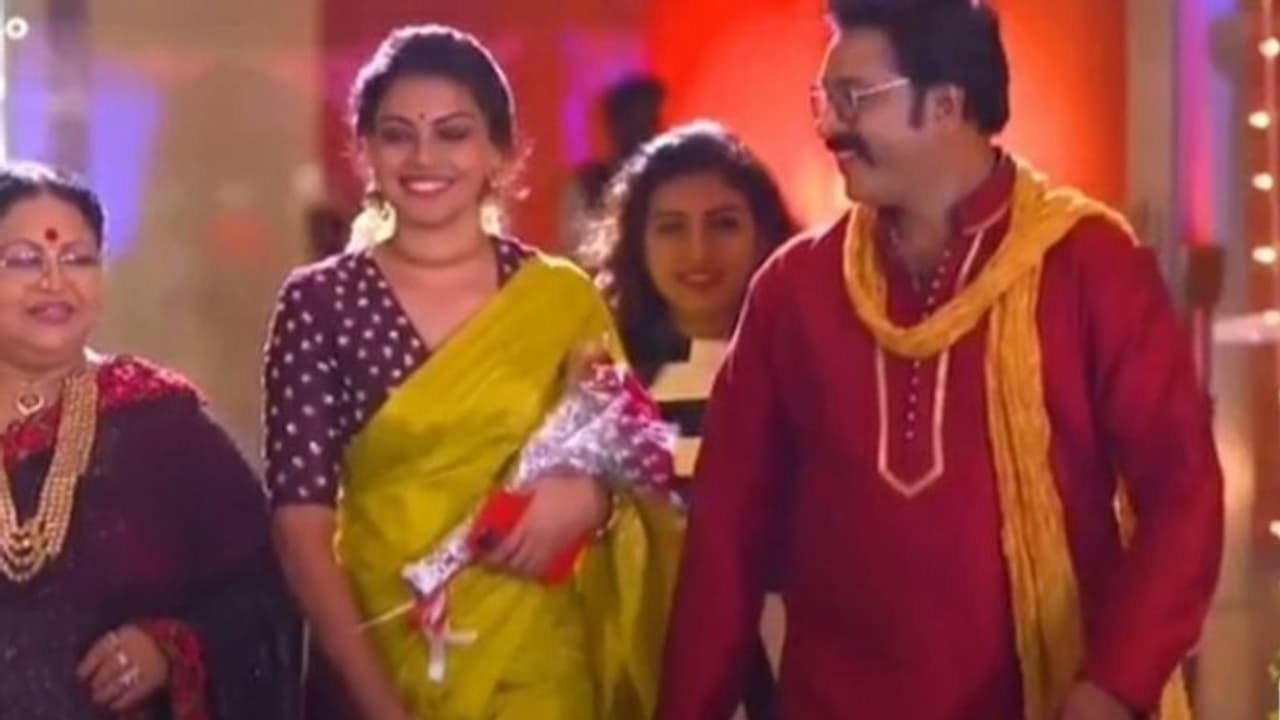 ടെലിവിഷൻ പരമ്പരയിൽ ആദ്യമായി അനുശ്രി, അതിഥി വേഷത്തിൽ അരങ്ങേറ്റം 'മിസിസ് ഹിറ്റ്ലറി'ൽ ടെലിവിഷൻ പരമ്പരയിൽ ആദ്യമായി അനുശ്രി, അതിഥി വേഷത്തിൽ അരങ്ങേറ്റം 'മിസിസ് ഹിറ്റ്ലറി'ൽ