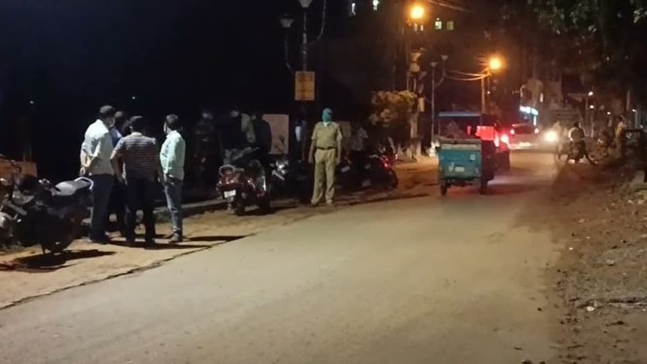 বন্দুক উঁচিয়ে টাকা চাইল দুষ্কৃতীরা, রাতে মেদিনীপুর শহরে চলল কয়েক রাউন্ড গুলি বন্দুক উঁচিয়ে টাকা চাইল দুষ্কৃতীরা, রাতে মেদিনীপুর শহরে চলল কয়েক রাউন্ড গুলি