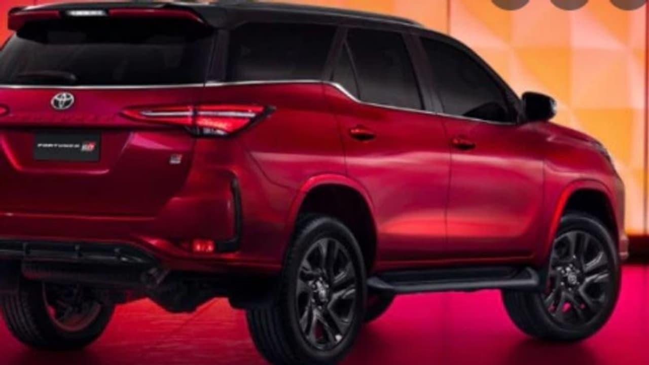 ഫോര്ച്യൂണര് ലെജെന്ഡര് ജിആര് സ്പോര്ട് എഡിഷനുമായി ടൊയോട്ട ഫോര്ച്യൂണര് ലെജെന്ഡര് ജിആര് സ്പോര്ട് എഡിഷനുമായി ടൊയോട്ട