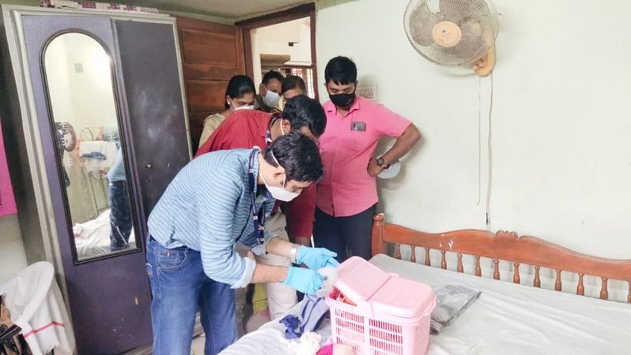 വീട് കുത്തിത്തുറന്ന് മോഷണം; ആറര പവൻ സ്വർണ്ണം കവർന്നു വീട് കുത്തിത്തുറന്ന് മോഷണം; ആറര പവൻ സ്വർണ്ണം കവർന്നു