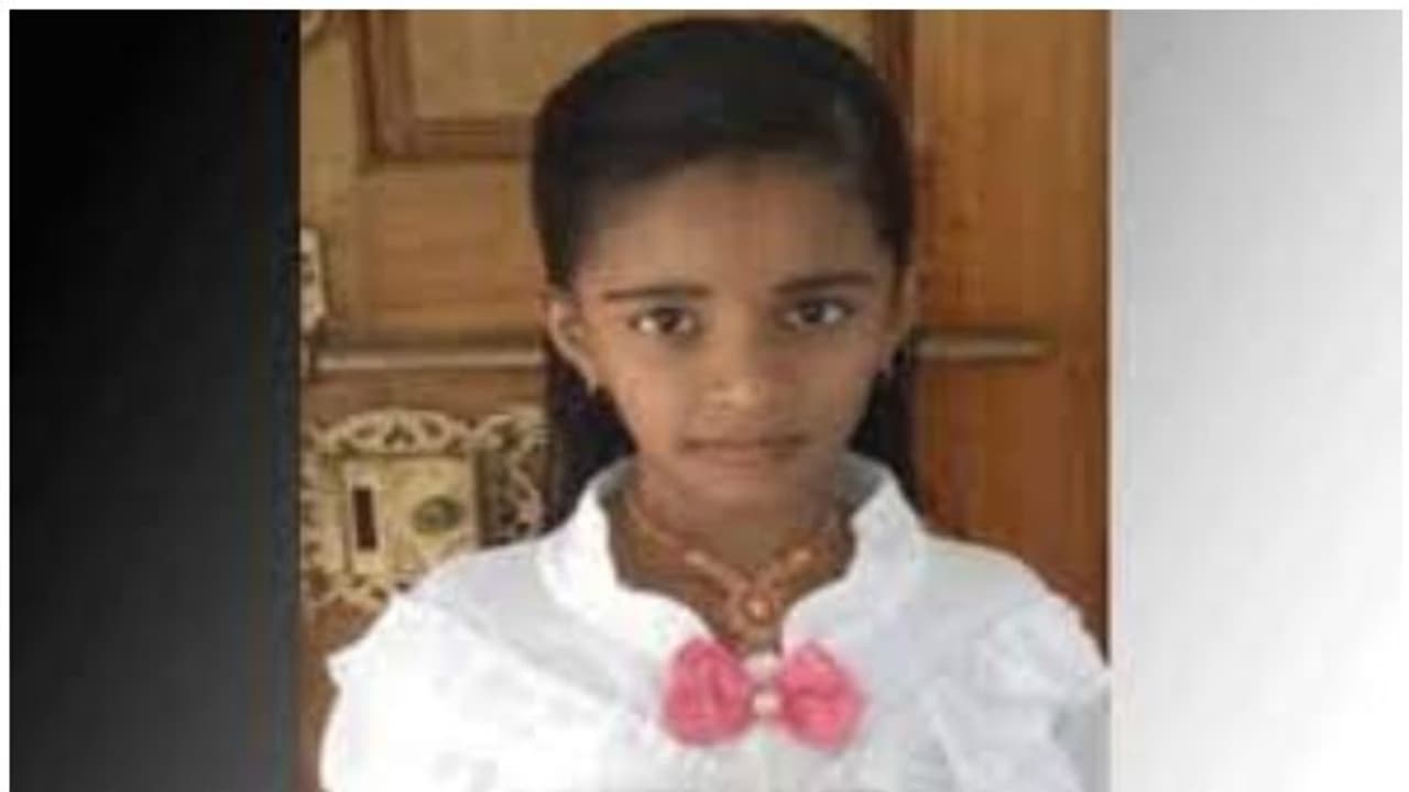 കവുങ്ങ് തലയിൽ വീണ് ഏഴ് വയസുകാരിക്ക് ദാരുണാന്ത്യം കവുങ്ങ് തലയിൽ വീണ് ഏഴ് വയസുകാരിക്ക് ദാരുണാന്ത്യം