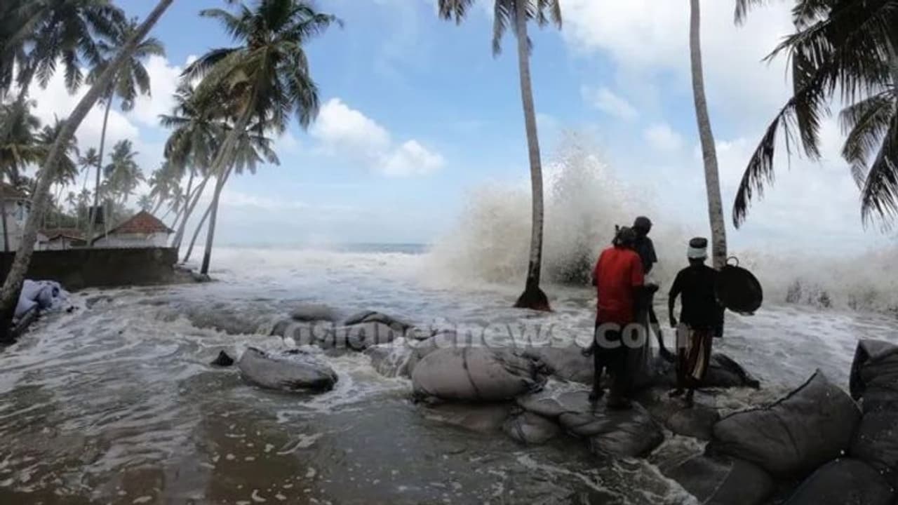 സമരങ്ങൾക്ക് ഫലം, ചെല്ലാനത്ത് കടൽഭിത്തി നിർമാണം ആരംഭിച്ചു, ടെട്രാപോഡുകൾ സ്ഥാപിക്കും സമരങ്ങൾക്ക് ഫലം, ചെല്ലാനത്ത് കടൽഭിത്തി നിർമാണം ആരംഭിച്ചു, ടെട്രാപോഡുകൾ സ്ഥാപിക്കും