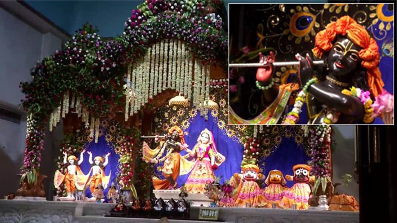 Corona संक्रमण और आतंकी खतरे के बीच सतर्कता और सुरक्षा के साथ देश में मनाई जा रही श्रीकृष्ण जन्माष्टमी