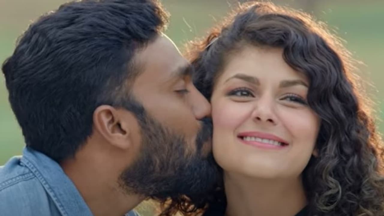 ആഫ്രിക്കൻ സൗന്ദര്യവുമായി 'ജിബൂട്ടി'; ട്രെയ്ലര് പുറത്തുവിട്ടു ആഫ്രിക്കൻ സൗന്ദര്യവുമായി 'ജിബൂട്ടി'; ട്രെയ്ലര് പുറത്തുവിട്ടു