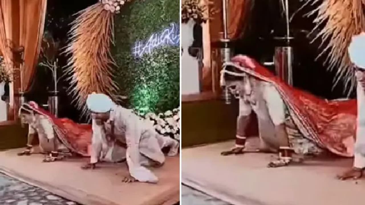 വിവാഹവേദിയില്‍ വധൂവരന്മാരുടെ വ്യത്യസ്തമായ പ്രകടനം; വീഡിയോ...