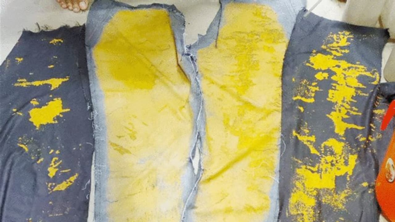 ये कोई कलर वाली ड्रेस नहीं है, बल्कि एक क्रिमिनल की सोची चाल है, हकीकत जानेंगे तो आप भी पकड़ लेंगे माथा ये कोई कलर वाली ड्रेस नहीं है, बल्कि एक क्रिमिनल की सोची चाल है, हकीकत जानेंगे तो आप भी पकड़ लेंगे माथा