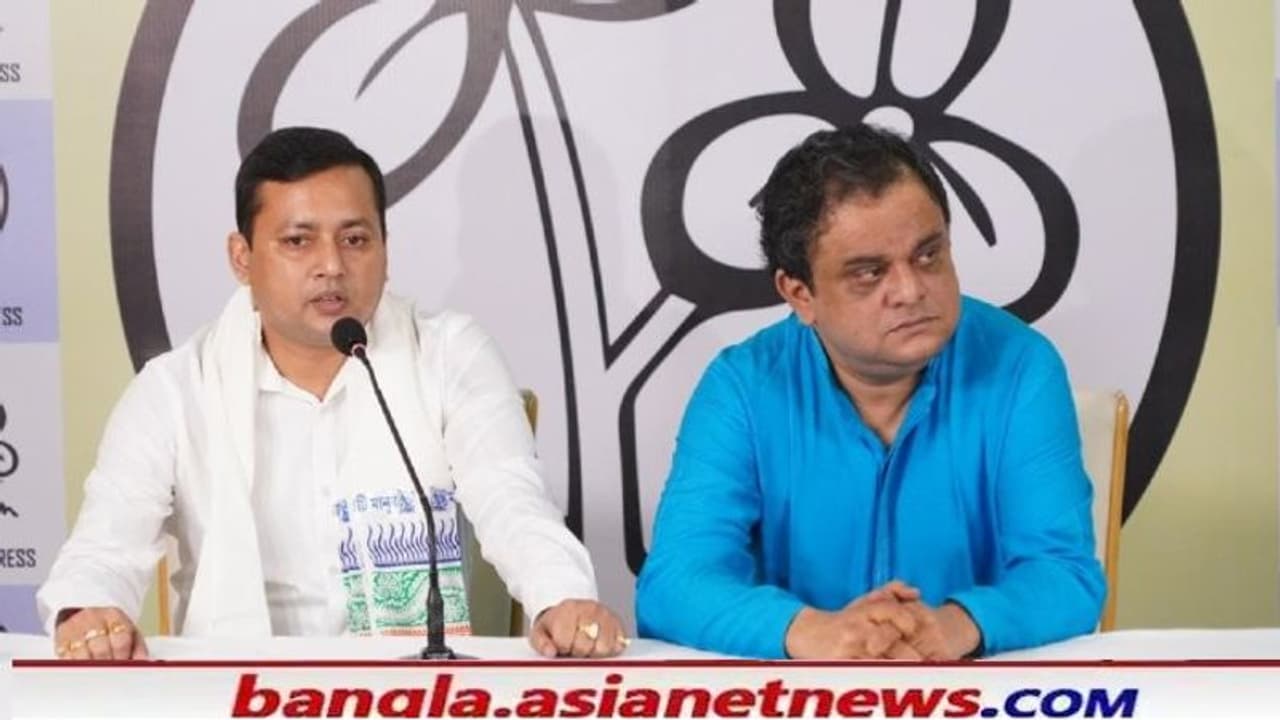 'মমতা বন্দ্যোপাধ্যায়ের দেখানো পথেই বিষ্ণুপুরের উন্নয়ন করব', তৃণমূলে যোগ দিলেন BJP বিধায়ক 'মমতা বন্দ্যোপাধ্যায়ের দেখানো পথেই বিষ্ণুপুরের উন্নয়ন করব', তৃণমূলে যোগ দিলেন BJP বিধায়ক