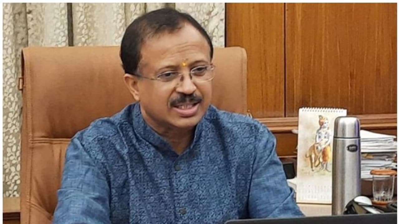 Hindi Language: ದಕ್ಷಿಣ ಭಾರತದ ವಿರೋಧದ ನಡುವೆ ಹಿಂದಿ ರಾಷ್ಟ್ರ ಭಾಷೆ ಮಾಡಲು ಕೇಂದ್ರದ ಯತ್ನ! Hindi Language: ದಕ್ಷಿಣ ಭಾರತದ ವಿರೋಧದ ನಡುವೆ ಹಿಂದಿ ರಾಷ್ಟ್ರ ಭಾಷೆ ಮಾಡಲು ಕೇಂದ್ರದ ಯತ್ನ!