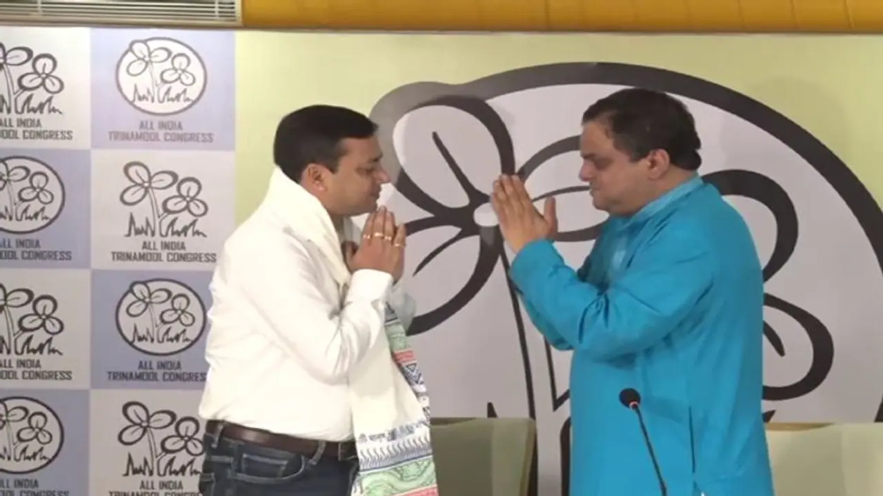 पश्चिम बंगाल में BJP को एक और झटका, विष्णुपुर विधायक तन्मय घोष ने भाजपा छोड़ TMC किया ज्वाइन पश्चिम बंगाल में BJP को एक और झटका, विष्णुपुर विधायक तन्मय घोष ने भाजपा छोड़ TMC किया ज्वाइन