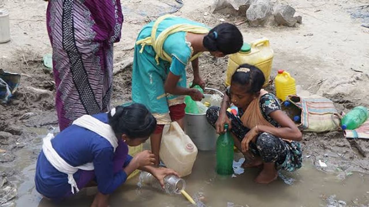 প্রতিশ্রুতিই সার, দেড় দশক পরও আর্সেনিক মুক্ত জল পাননি মুর্শিদাবাদবাসী