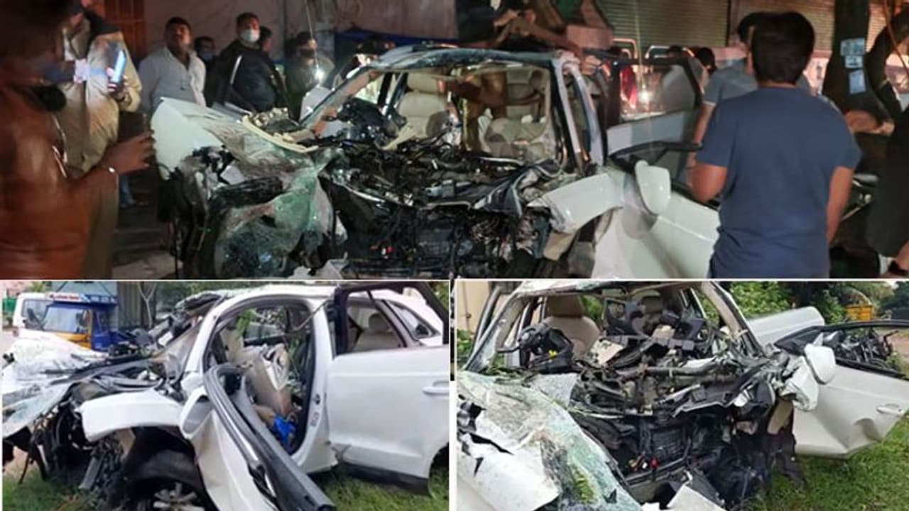 Shocking video: खाली रोड देखकर कार दौड़ाना पड़ गया भारी, सीधे खंभे से टकराई और 7 दोस्तों की चली गई जान Shocking video: खाली रोड देखकर कार दौड़ाना पड़ गया भारी, सीधे खंभे से टकराई और 7 दोस्तों की चली गई जान