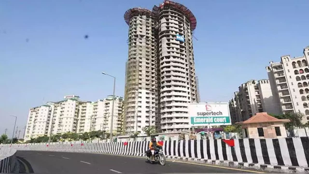 ৪০ তলা টুইন টাওয়ার ভেঙে ফেলার নির্দেশ, সুপ্রিম কোর্টের বড় ধাক্কা ৪০ তলা টুইন টাওয়ার ভেঙে ফেলার নির্দেশ, সুপ্রিম কোর্টের বড় ধাক্কা