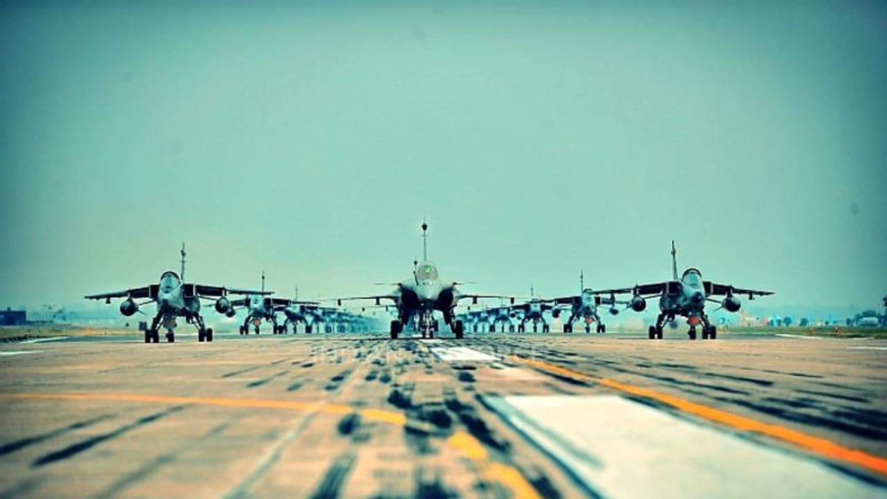 শত্রুর ঘরে ঢুকে মেরে আসতে পারে ভারতীয় বায়ুসেনা, চিন পাকিস্তানকে হুমকি এয়ার চিফ মার্শালের