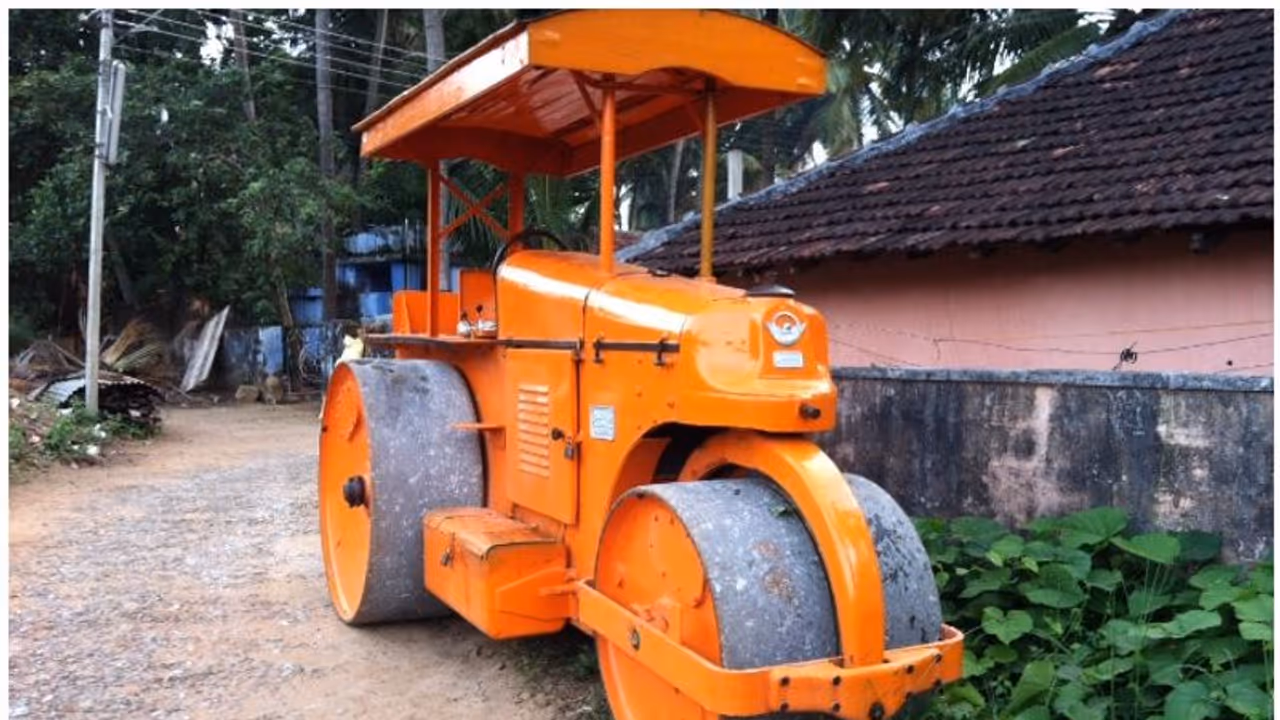 'ചെറിയ സ്പാനറി'ൽ ശരിയാവാത്ത 86 റോഡ് റോളറുകൾ; 5 വർഷം, കട്ടപ്പുറത്തെ ഡ്രൈവർമാർ വക സർക്കാരിന് ചെലവ് 18.34 കോടി 'ചെറിയ സ്പാനറി'ൽ ശരിയാവാത്ത 86 റോഡ് റോളറുകൾ; 5 വർഷം, കട്ടപ്പുറത്തെ ഡ്രൈവർമാർ വക സർക്കാരിന് ചെലവ് 18.34 കോടി