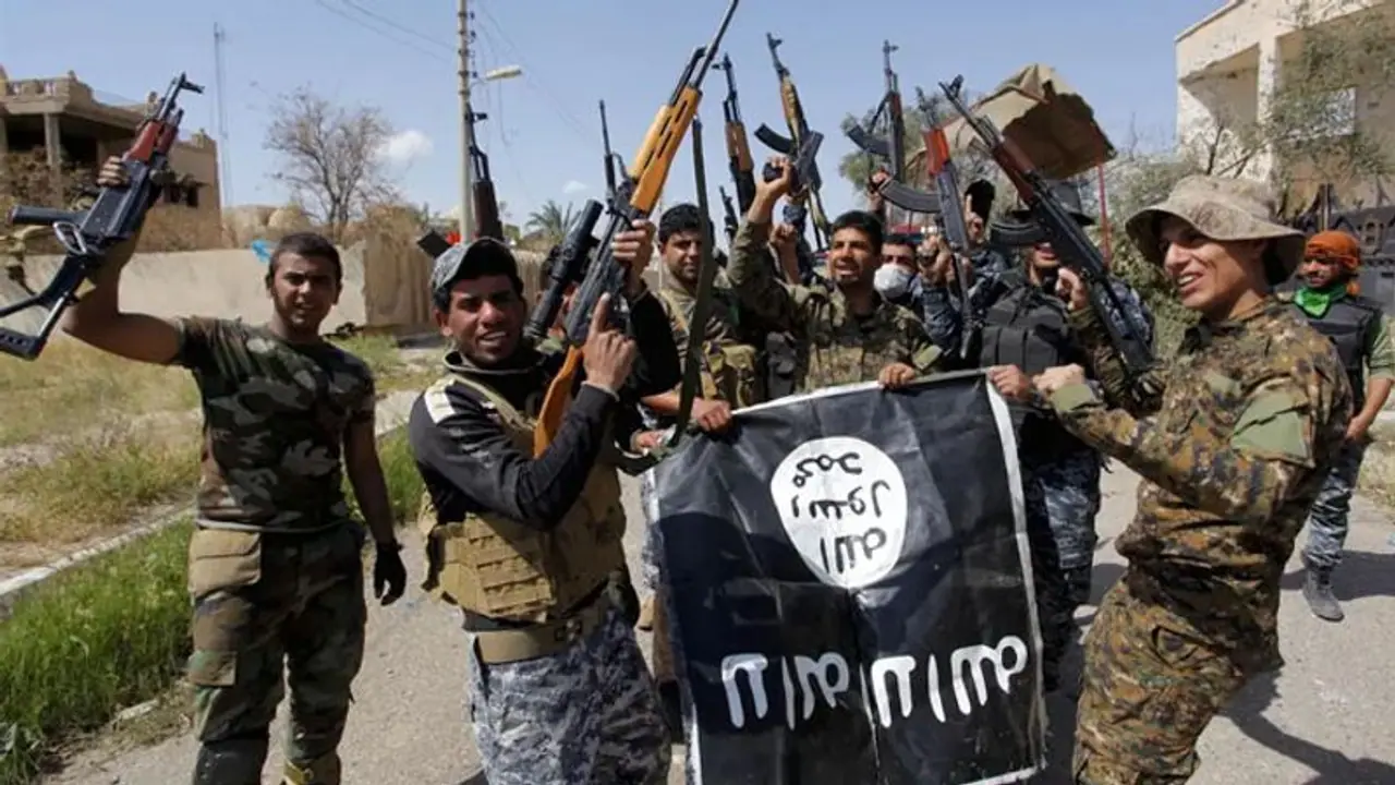 ಐಸಿಸ್ ಕರಾಳ ಮುಖ, 1 ವರ್ಷದ ಮಗನ ಕೊಂದು ಅಡುಗೆ ಮಾಡಿ ತಾಯಿಗೆ ಬಡಿಸಿದ ಉಗ್ರರು! ಐಸಿಸ್ ಕರಾಳ ಮುಖ, 1 ವರ್ಷದ ಮಗನ ಕೊಂದು ಅಡುಗೆ ಮಾಡಿ ತಾಯಿಗೆ ಬಡಿಸಿದ ಉಗ್ರರು!