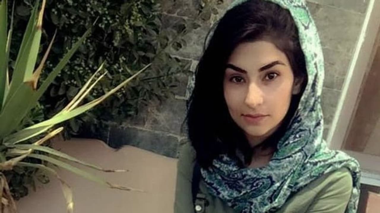 काबुल Blast: मरने से कुछ घंटे पहले youtuber ने बनाया Farewell वीडियो; आंखों में दर्द था और एक ख्वाब भी काबुल Blast: मरने से कुछ घंटे पहले youtuber ने बनाया Farewell वीडियो; आंखों में दर्द था और एक ख्वाब भी