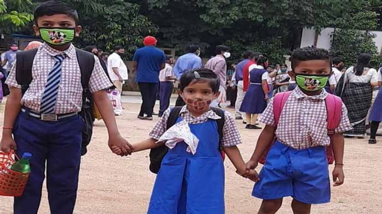 15ம் தேதி முதல் 8ம் வகுப்பு வரை நேரடி வகுப்புகள்..? அன்பில் மகேஷ் சொன்ன தகவல்..!