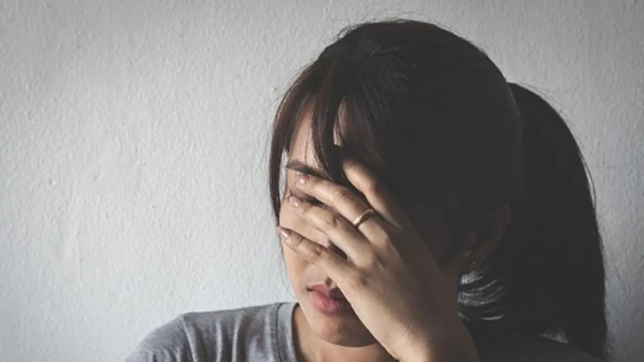 భర్త.. భార్యను కొట్టడం తప్పేం కాదు.. సర్వేలో షాకింగ్ నిజాలు.. తెలుగురాష్ట్రాలే టాప్... భర్త.. భార్యను కొట్టడం తప్పేం కాదు.. సర్వేలో షాకింగ్ నిజాలు.. తెలుగురాష్ట్రాలే టాప్...