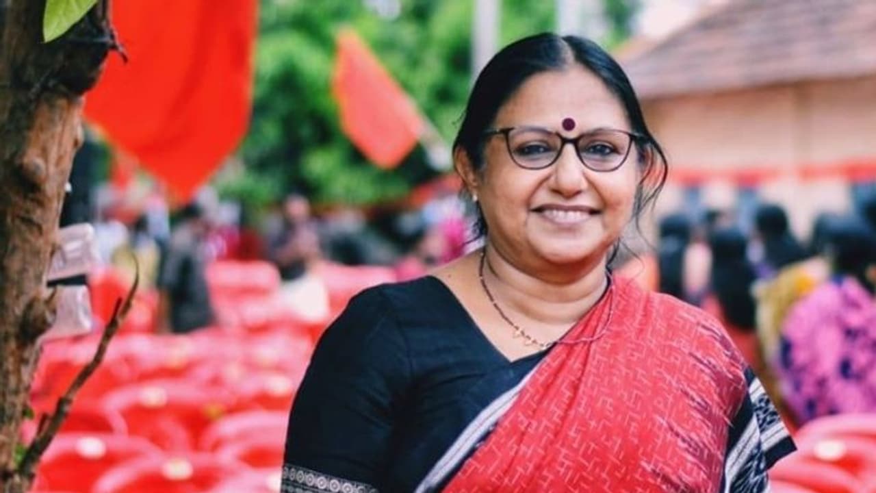 നവകേരളം കര്മ പദ്ധതിയുടെ കോ ഓര്ഡിനേറ്ററായി ഡോ. ടി എന് സീമയെ നിയമിച്ചു നവകേരളം കര്മ പദ്ധതിയുടെ കോ ഓര്ഡിനേറ്ററായി ഡോ. ടി എന് സീമയെ നിയമിച്ചു