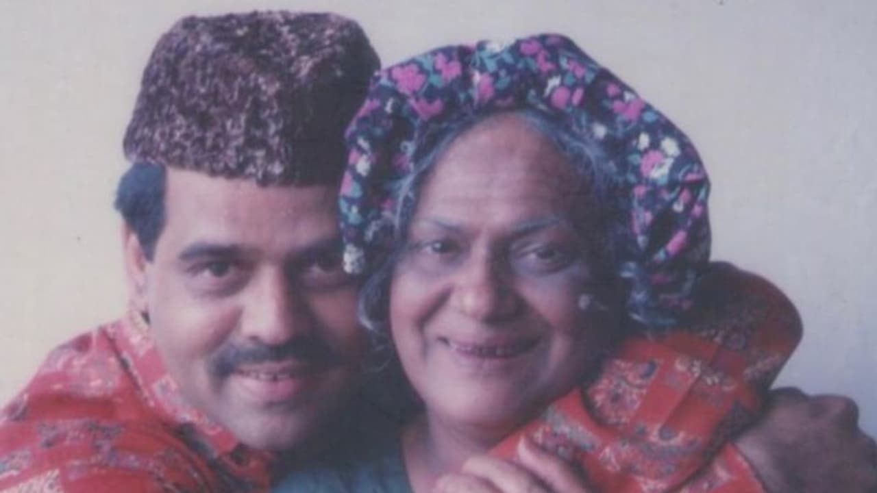 'ഇസ്‍മയിലിന്റെ ഉമ്മ', സുകുമാരിക്കൊപ്പമുള്ള അപൂര്‍വ ഫോട്ടോ പങ്കുവെച്ച് ബാലചന്ദ്ര മേനോൻ